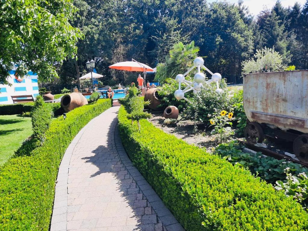 B&B Casa Roman & Vakantiewoning Voor 1 Pers Tot Max 32 Personen Zonhoven Buitenkant foto