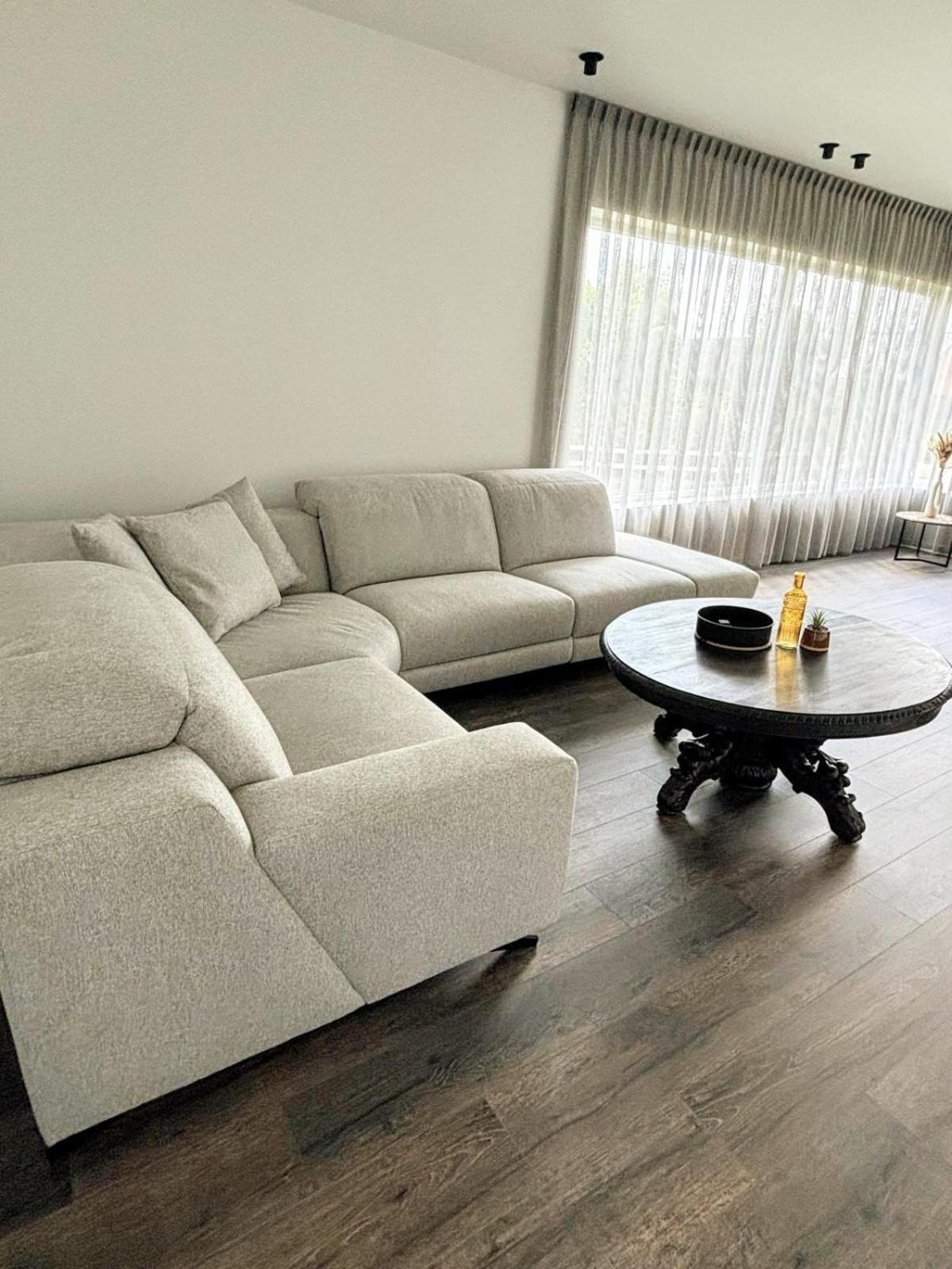 B&B Casa Roman & Vakantiewoning Voor 1 Pers Tot Max 32 Personen Zonhoven Buitenkant foto
